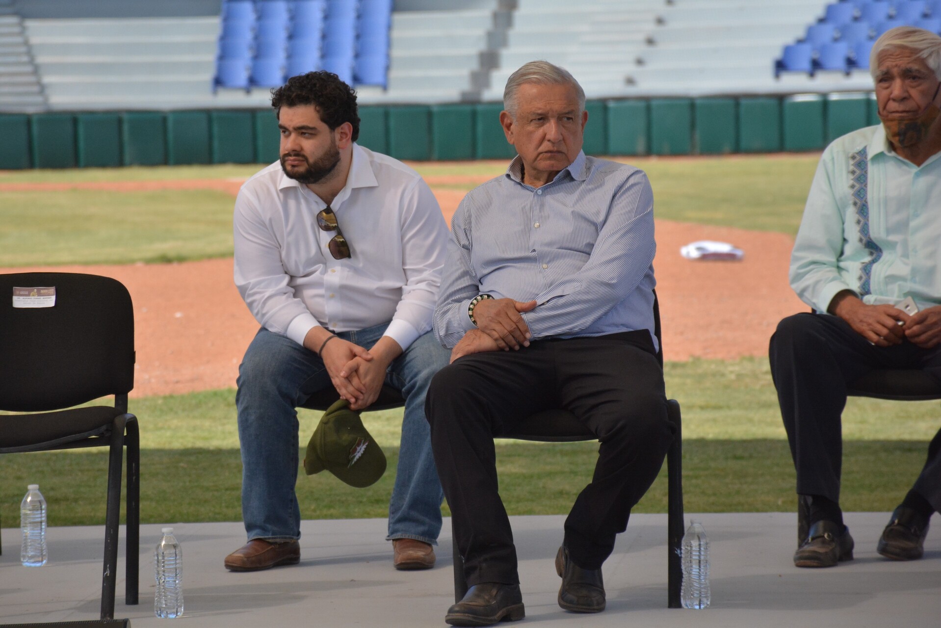 Construyen millonaria escuela de beisbol en un municipio sumido en aguas residuales 23 imagen9