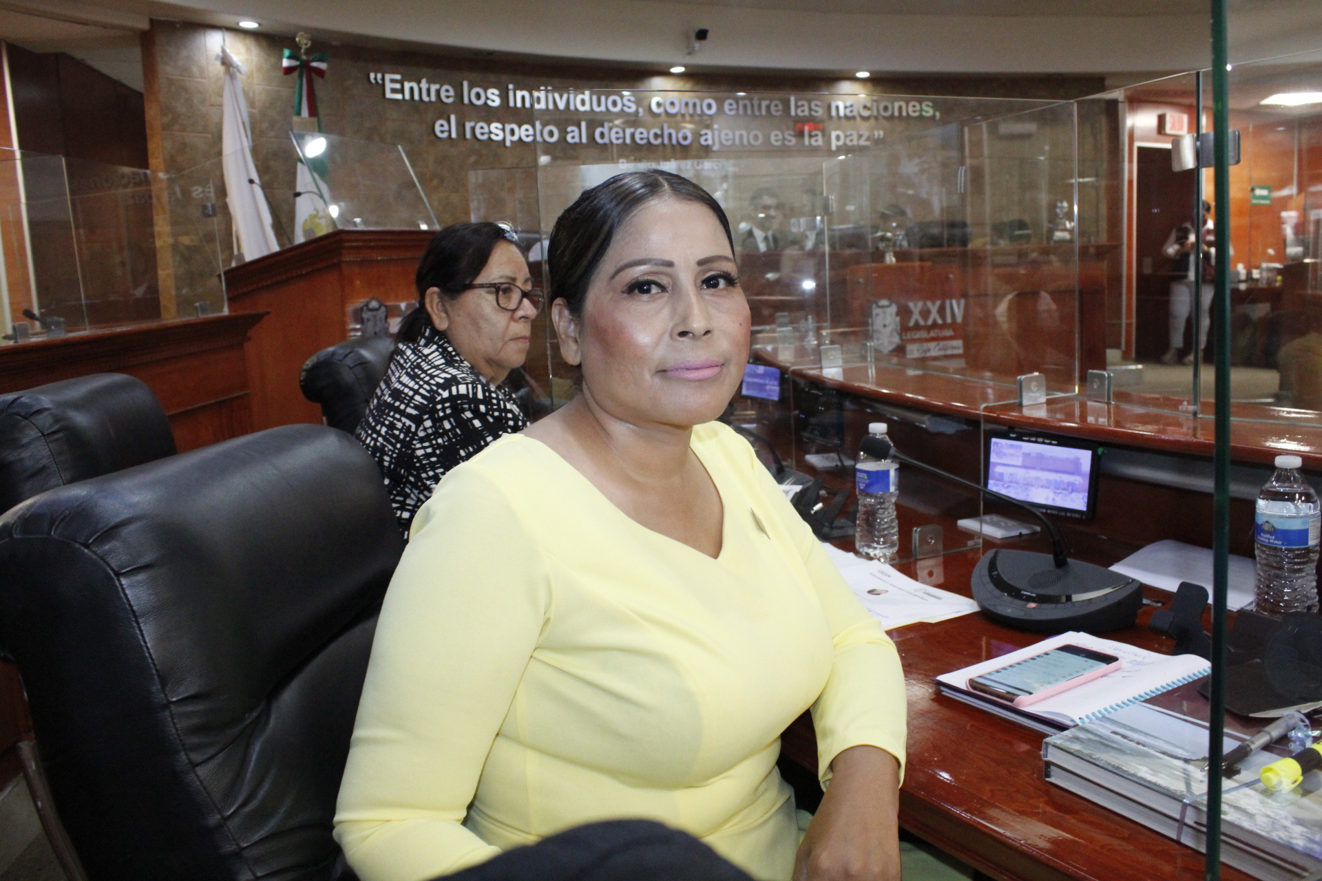 También es Claudia Agatón