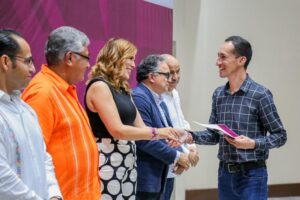 mil 200 plazas a maestros