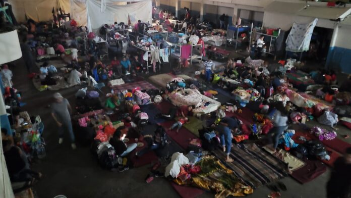 Hay 6 mil migrantes en los albergues en Baja California