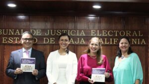 Emite TEPJF medidas cautelares a Magistrada de BC 4 El Magistrado Presidente del TJE BC, Mtro. Jaime Vargas Flores y el Consejero Presidente del IEE BC, Luis Alberto Hernández Morales, captados a mediados de agosto en la sesión solemne conmemorativa al "Día del Constituyente" convocada por el Congreso del Estado de Baja California.