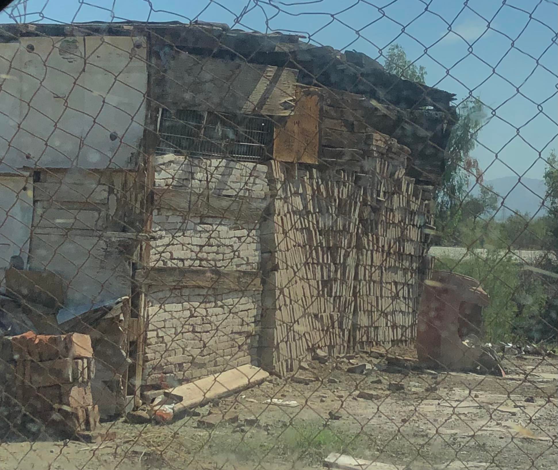 La “Ladrillera”, 40 años sin agua, pero con internet 2 FOTO 02