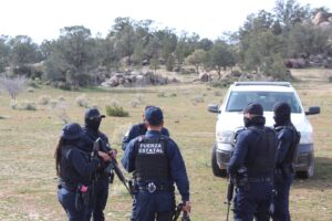 siete individuos armados en La Rumorosa