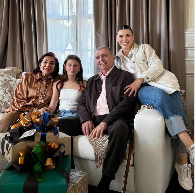 El Radiador: La obsesión con Macalpin 14 foto familiar en casa ajena