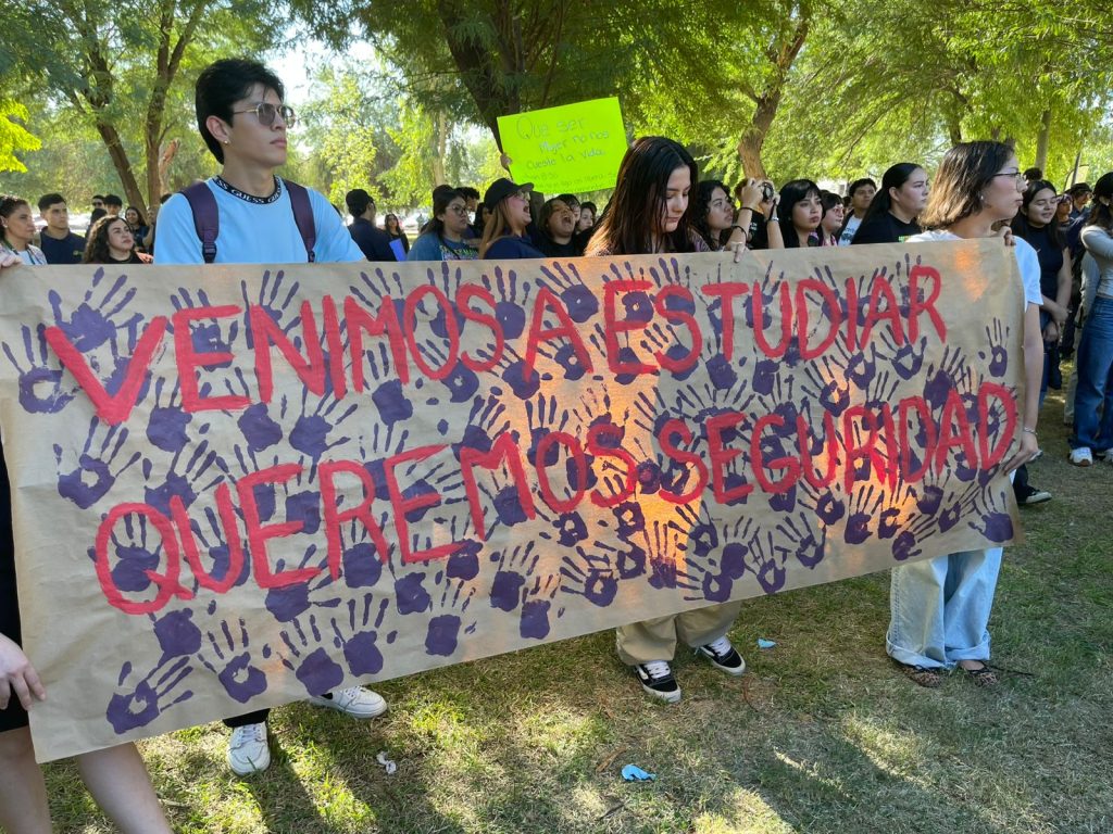 Estudiantes de la UABC Protestaron por la Inseguridad tras Intento de Secuestro 5 WhatsApp Image 2025 10 03 at 10.25.36 AM